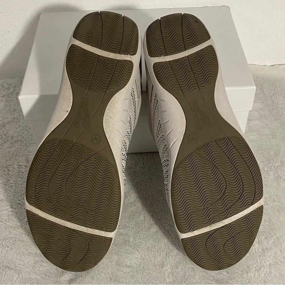 Dansko Honor Gray Suede & Mesh Sneakers Size 40 EU (US Women’s 9.5-10)